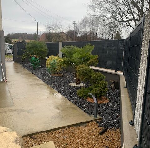 R&eacute;alisation du Muret, pose de grillage, couler le b&eacute;ton Mise en place des pierres d&eacute;coratives Kingersheim 1