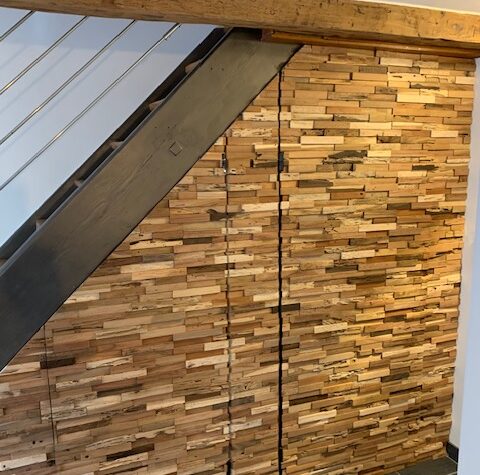 R&eacute;novation int&eacute;rieur Pose de parquet, r&eacute;alisation deco sur un mur, pon&ccedil;age du parquet + vernis Valentigney 5